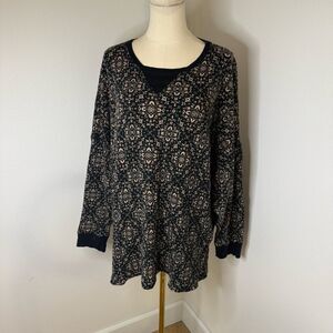 [Free People] Black and Cream Patterned Thermal Top 100% Cotton - Size Small